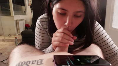 Орыс анасы қызына секс туралы үйретеді